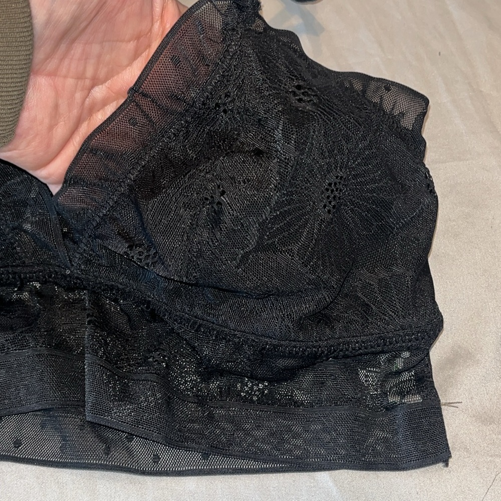 Aerie Intimates Black Floral Lace Racer Back Bralette size Medium - Picture 4 of 8